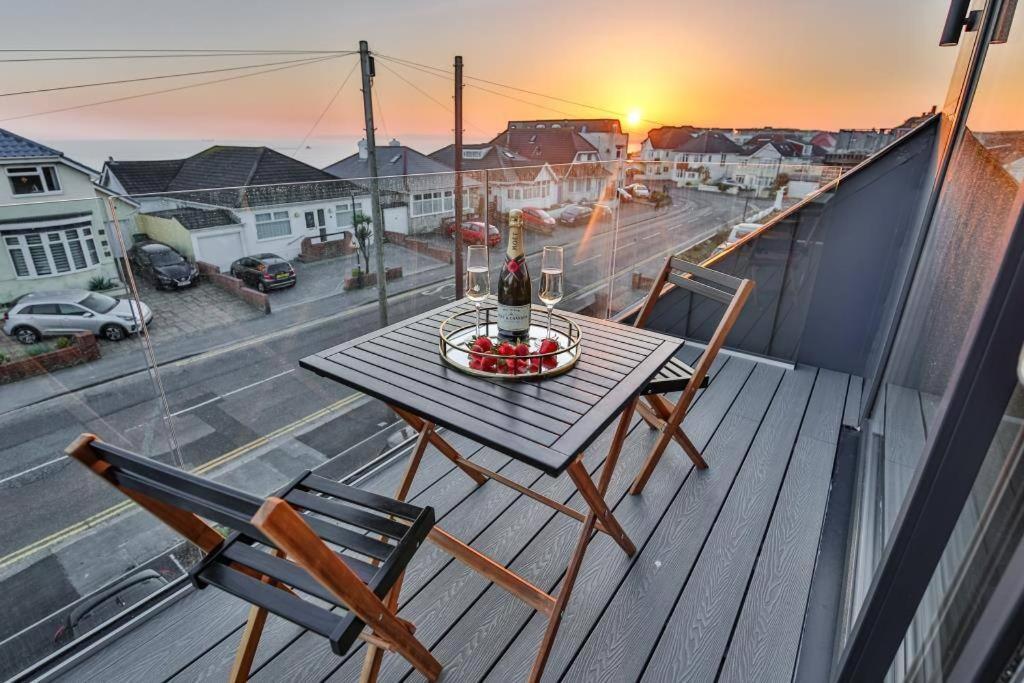 Bournecoast - Stylish Flat With Balcony - Sea Views - 10 Min Walk To Beach - Parking - Wifi - Fm8407 Bournemouth Exteriér fotografie