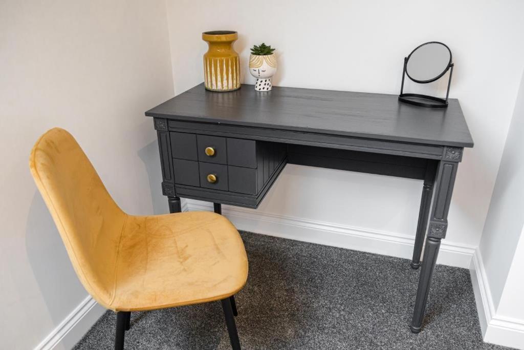Bournecoast - Stylish Flat With Balcony - Sea Views - 10 Min Walk To Beach - Parking - Wifi - Fm8407 Bournemouth Exteriér fotografie