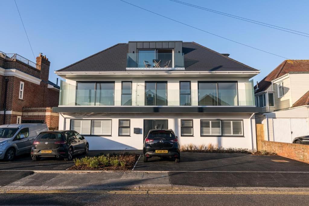 Bournecoast - Stylish Flat With Balcony - Sea Views - 10 Min Walk To Beach - Parking - Wifi - Fm8407 Bournemouth Exteriér fotografie