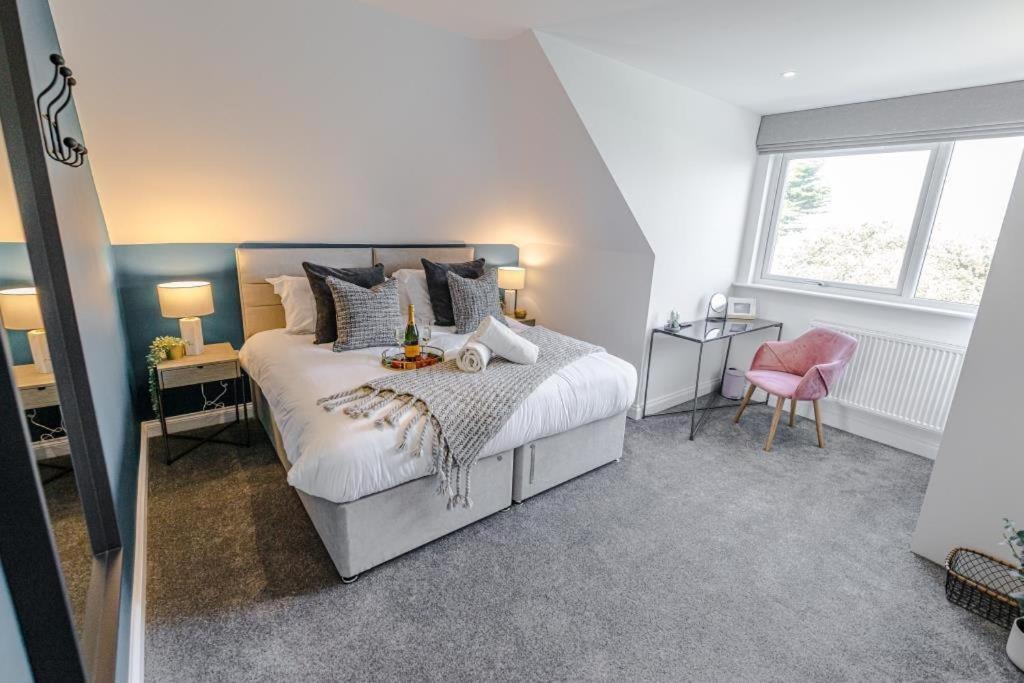 Bournecoast - Stylish Flat With Balcony - Sea Views - 10 Min Walk To Beach - Parking - Wifi - Fm8407 Bournemouth Exteriér fotografie