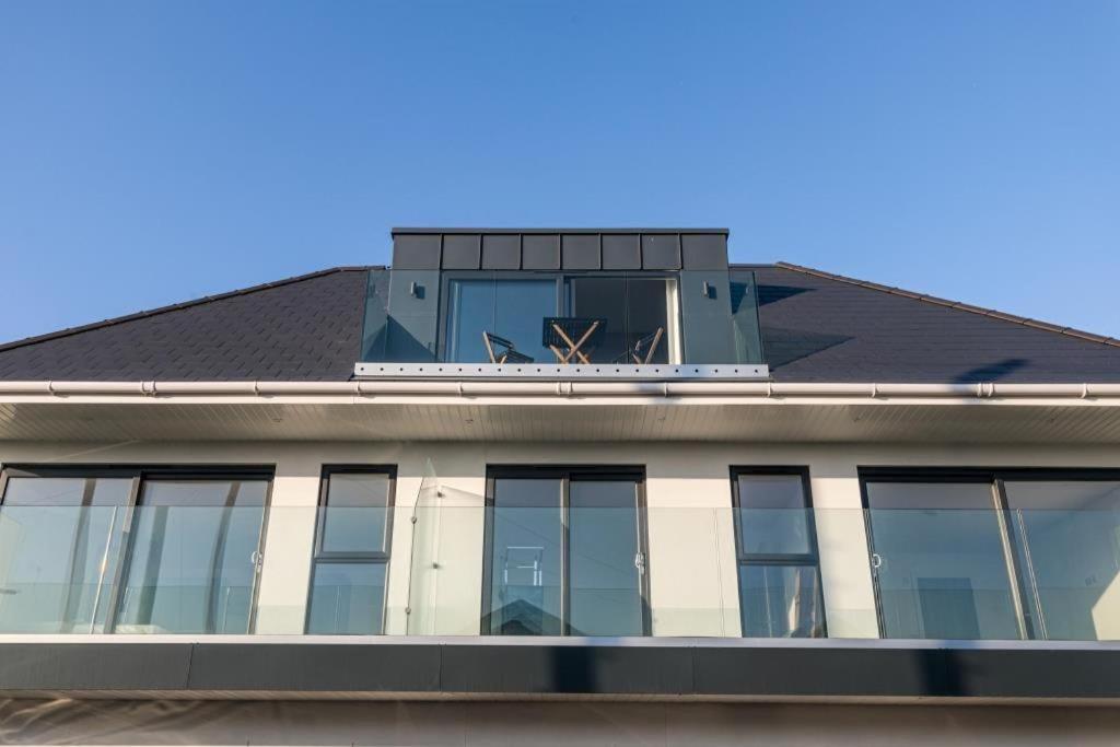 Bournecoast - Stylish Flat With Balcony - Sea Views - 10 Min Walk To Beach - Parking - Wifi - Fm8407 Bournemouth Exteriér fotografie